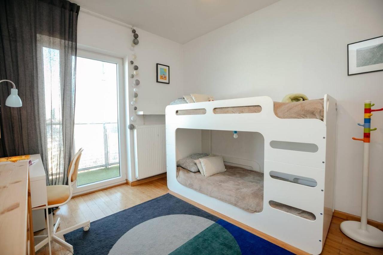 Dwupoziomowy, Rodzinny Apartament. Ochrona, Garaz. Varsó Kültér fotó